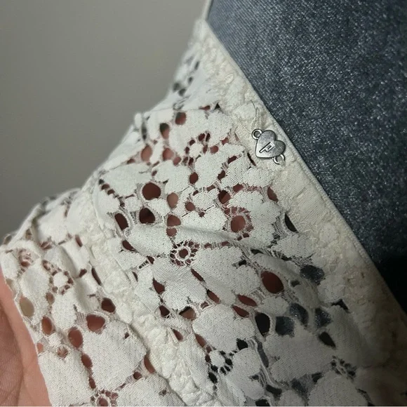 Victoria's Secret Off-White Lace Bralette with Sweetheart Neckline - Picture 4 of 6